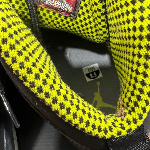 Men’s green and blk Jordan’s retro 10 venom - Picture 3 of 5